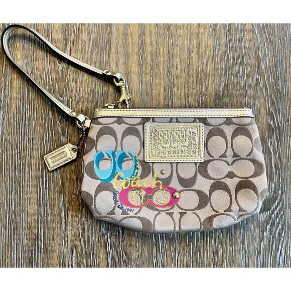 Coach Handbags - Vintage Coach Wristlet Limited Edition NWOT